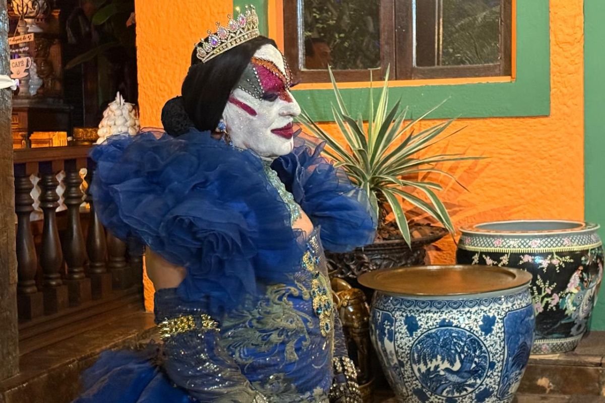Isabelita dos Patins na festa de Eder Meneghini